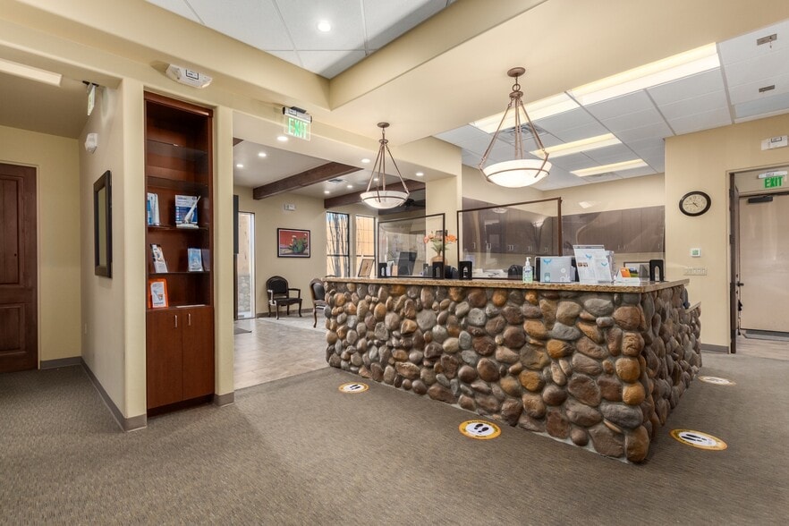 More Photos Of 261 W Duval Rd, Green Valley Medical For Sale