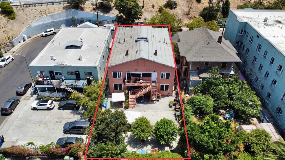 More Photos Of 1943 Estrella Ave, Los Angeles Multifamily For Sale