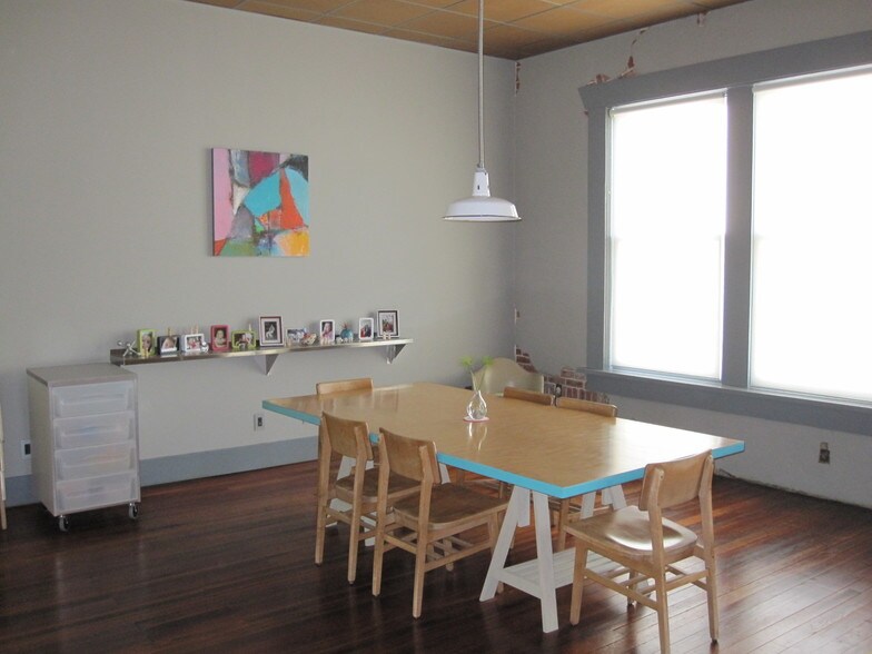 More Photos Of 305 S Washington Ave, Titusville Storefront Retail Residential For Sale