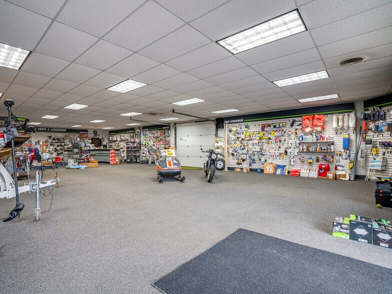 More Photos Of 2335 W Main St, Red Wing Auto Repair For Sale