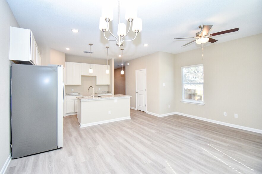 More Photos Of 6202 Oakland Rdg, San Antonio Apartments For Sale