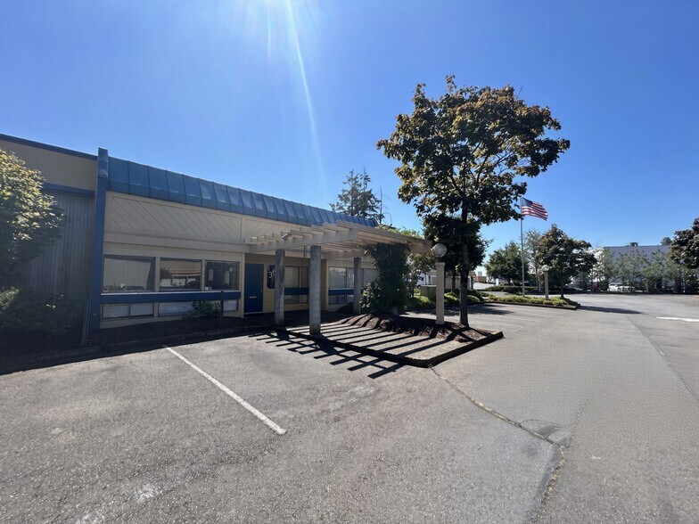 More Photos Of 360-378 Upland Dr, Tukwila Warehouse For Sale