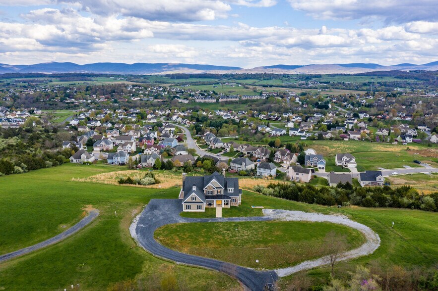 More Photos Of 243 Barrenridge rd, Staunton Specialty For Sale