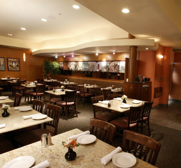 More Photos Of 11500-11518 Santa Monica Blvd, Los Angeles Office For Sale