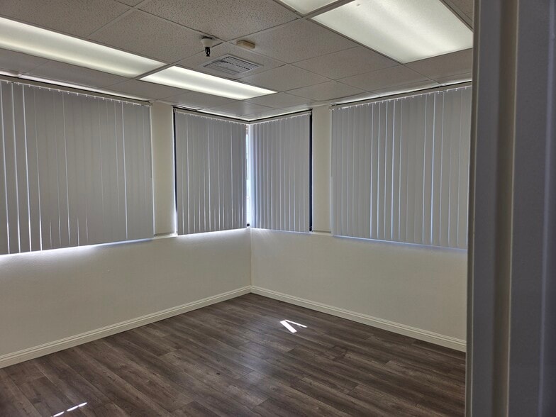 More Photos Of 14095 Laurelwood Pl, Chino Warehouse For Lease