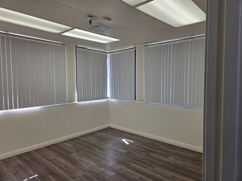 More Photos Of 14095 Laurelwood Pl, Chino Warehouse For Lease