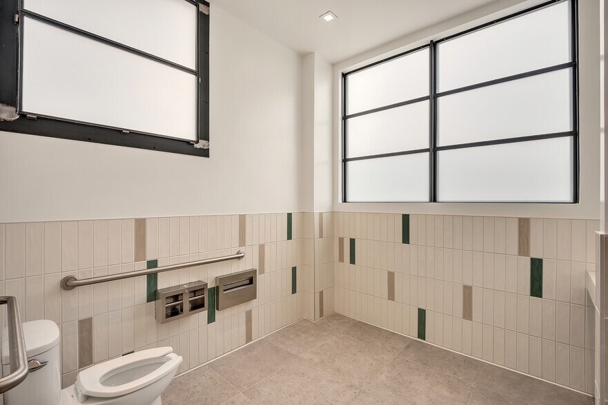 More Photos Of 730 Broadway, Redwood City Research And Development For Lease