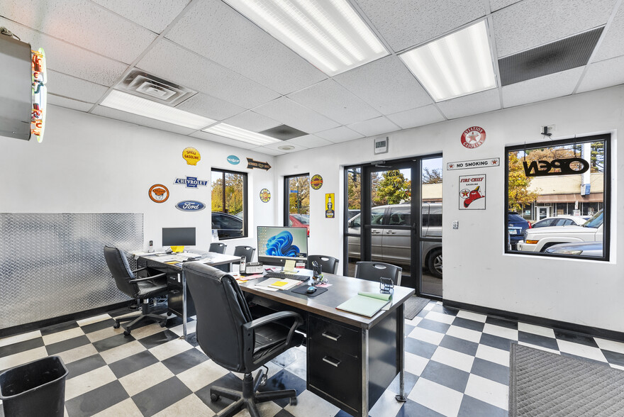 More Photos Of 4201 E Lake St, Minneapolis Auto Dealership For Sale