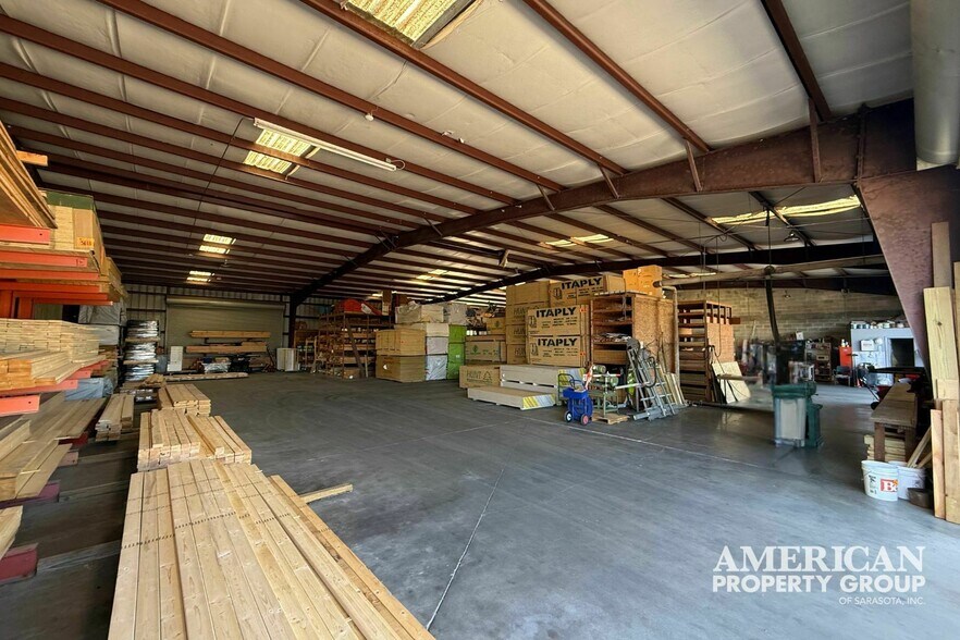 More Photos Of 5611 15th St E, Bradenton Freestanding For Lease