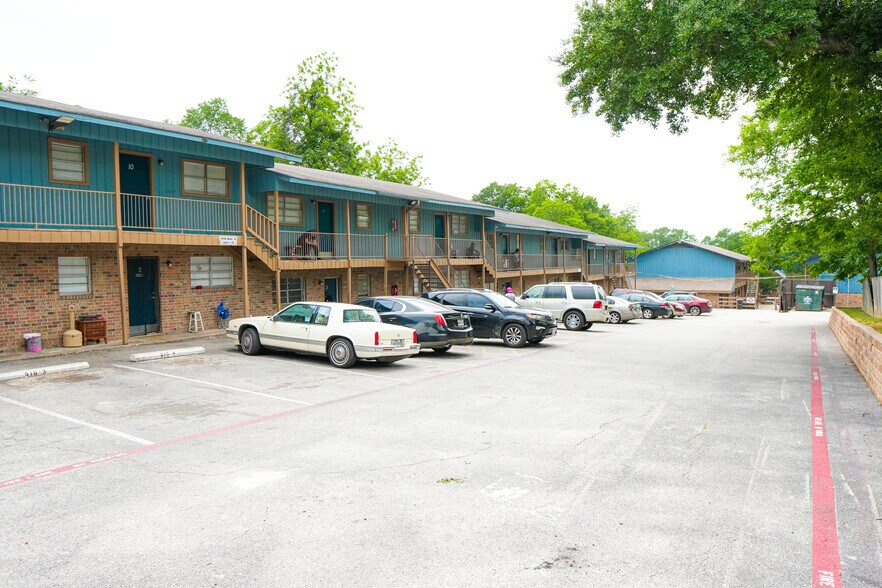 More Photos Of 911 University Ave, Huntsville Apartments For Sale