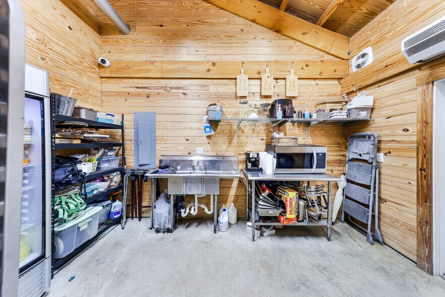 More Photos Of 19050 SW 194th Ave, Miami Lodge Meeting Hall For Sale