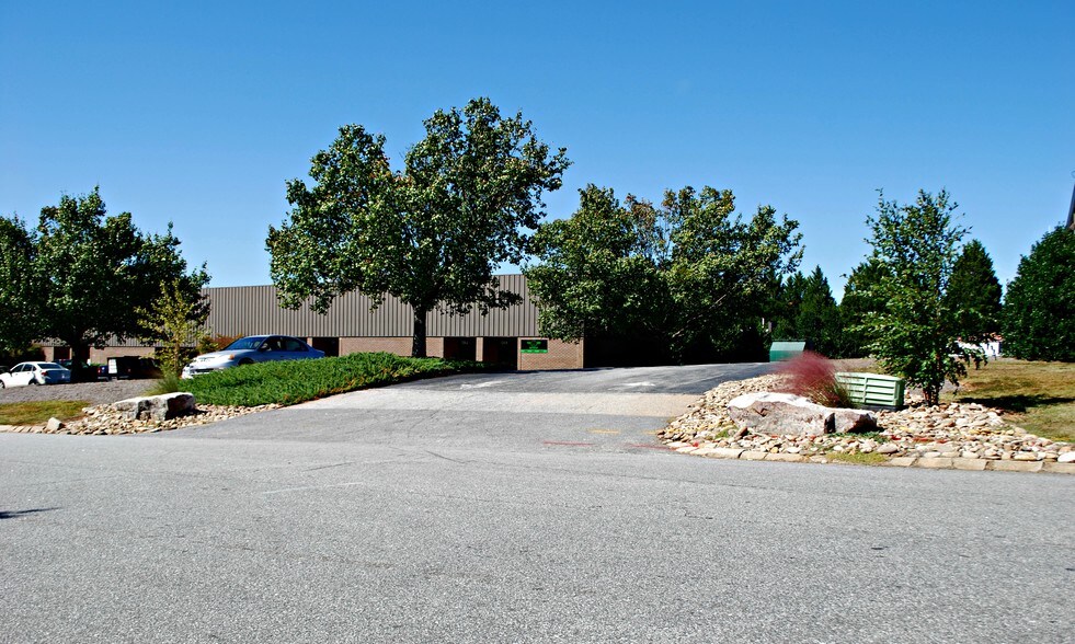 More Photos Of 120 Old Mill Rd, Greenville Unknown For Lease