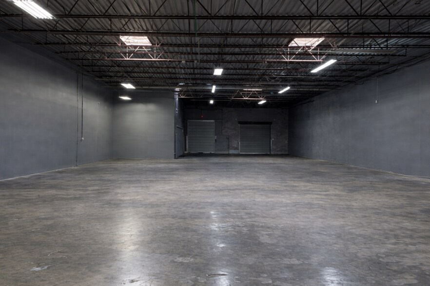 More Photos Of 1700 Wirt Rd, Houston Warehouse For Lease