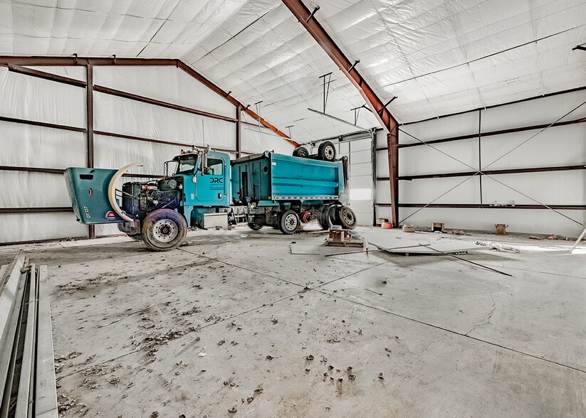 More Photos Of 910 Glendale Ave, Sparks Showroom For Sale