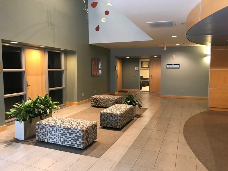 More Photos Of 5920 NE Ray Cir, Hillsboro Office For Sale