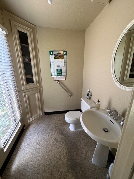 More Photos Of 6825 N Shepherd Dr, Houston Auto Repair For Lease