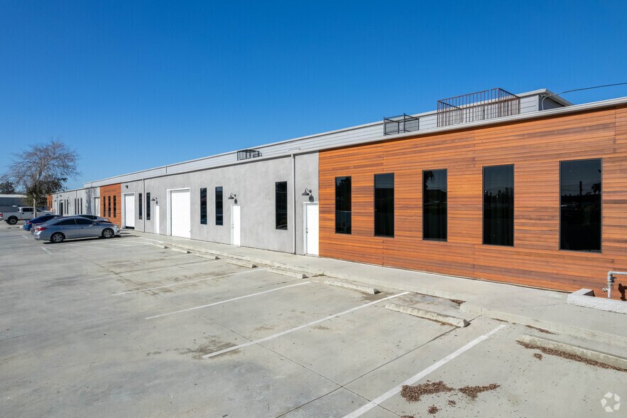More Photos Of 9000 Arlington Ave, Riverside Manufacturing For Lease
