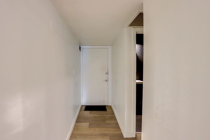 More Photos Of 7355 E Shoeman Ln, Scottsdale Office For Lease