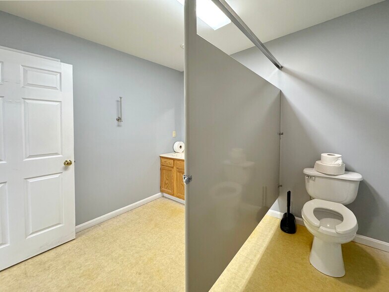 More Photos Of 18119 N Sussex Hwy, Bridgeville Office For Lease