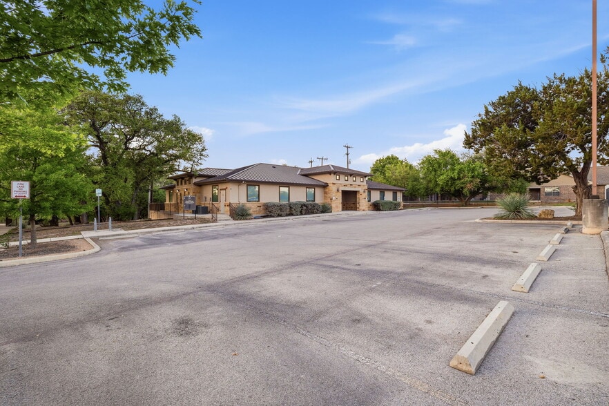 More Photos Of 10007 Huebner Rd, San Antonio Office For Sale