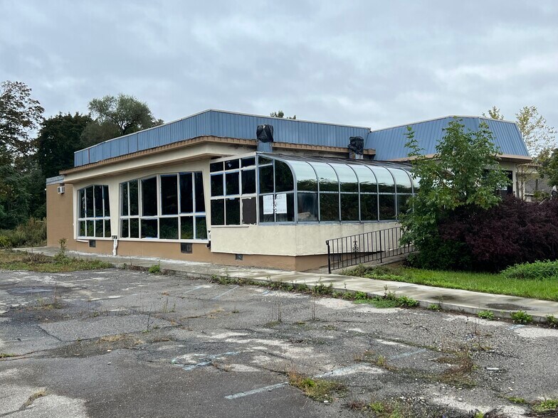 More Photos Of 805 Dutchess Tpke, Poughkeepsie Restaurant For Sale