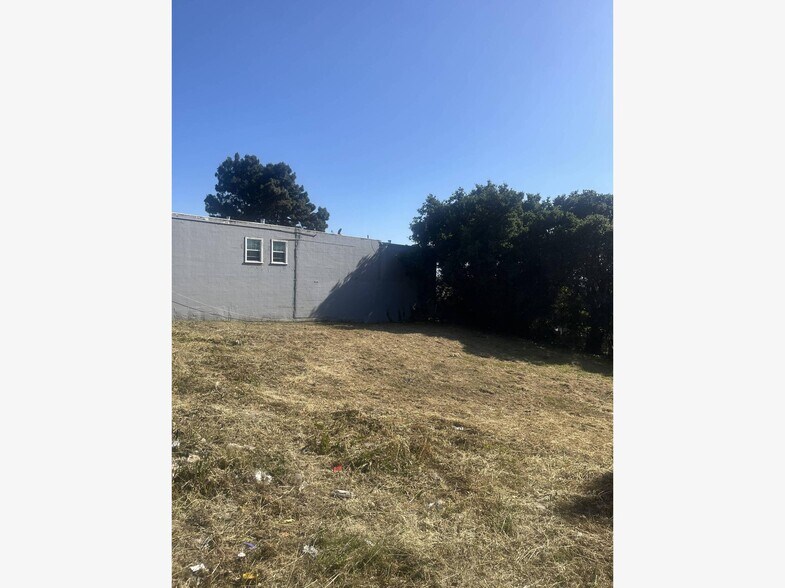 More Photos Of 9809-9811 Macarthur Blvd, Oakland Land For Sale