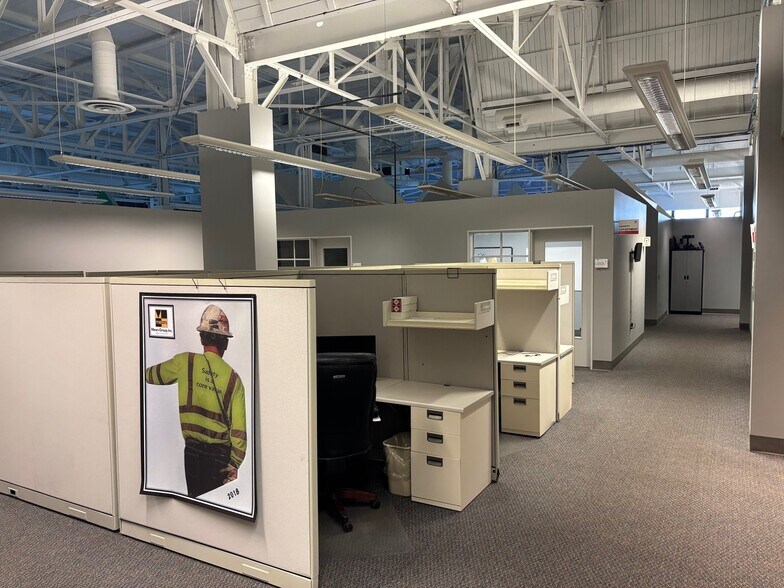 More Photos Of 711 W Pickard St, Mount Pleasant Manufacturing For Sale