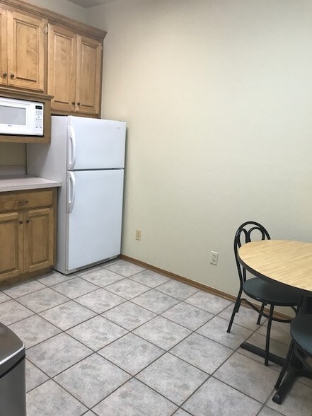 More Photos Of 417 W 18th St, Edmond Office For Lease