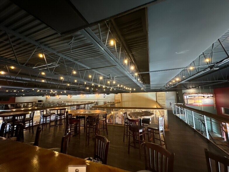 More Photos Of 201 E Center St, Tarpon Springs Bar For Lease