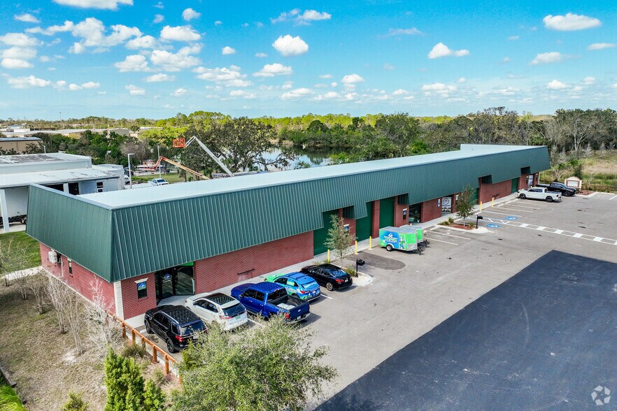 More Photos Of 13347 W Hillsborough Ave, Tampa Warehouse For Lease