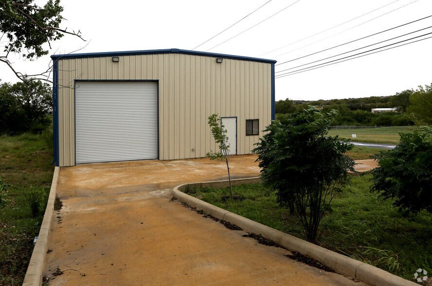 More Photos Of 9322 Kneupper Ln, Converse Warehouse For Lease