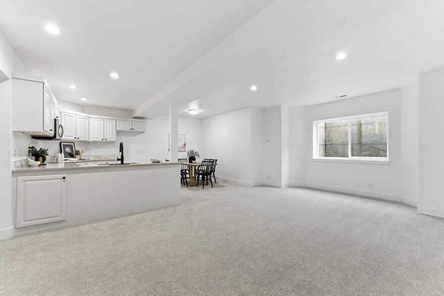More Photos Of 2610 E Jasmine St, Meridian Flex For Sale