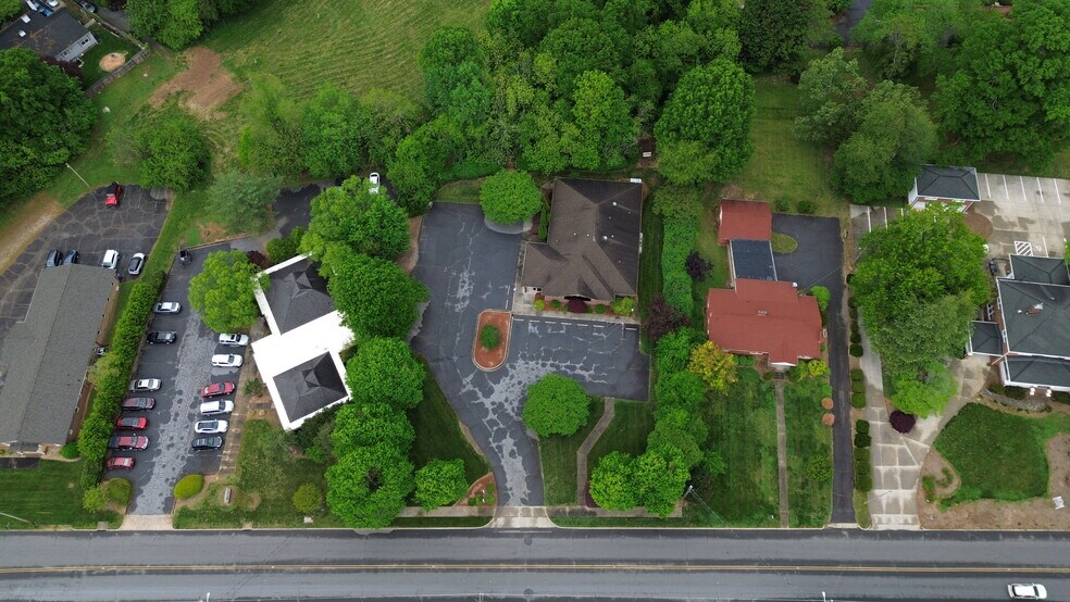 More Photos Of 1217 Davie Ave, Statesville Medical For Sale