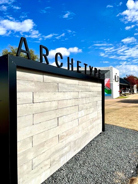 More Photos Of 3137 Irving Blvd, Dallas Unknown For Lease