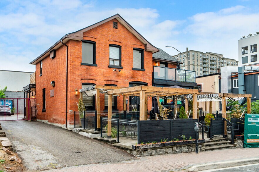Primary Photo Of 49 Mary St, Barrie Restaurant For Sale