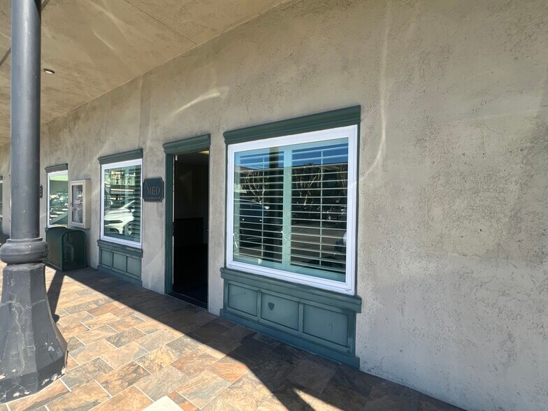 More Photos Of 1913 E 17th St, Santa Ana Office For Sale