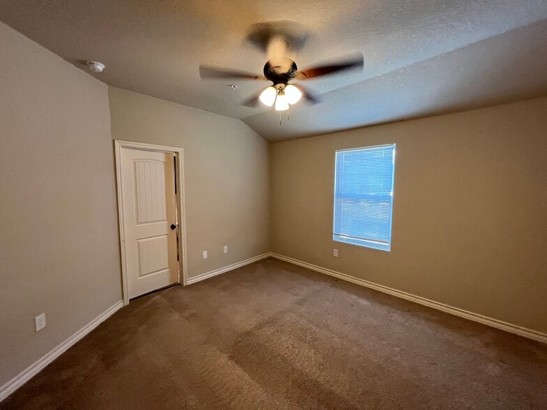 More Photos Of 6414 Luglio Ln, San Antonio Apartments For Sale