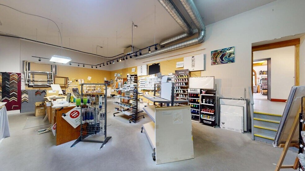 More Photos Of 800 Baker St, Cranbrook Storefront Retail Office For Sale