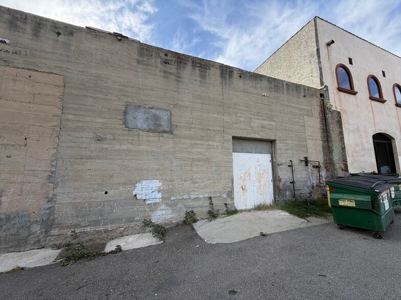 More Photos Of 50 N 1st St, Banning Storefront For Sale