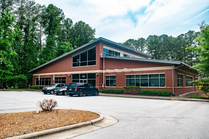 More Photos Of 951 Heather Park Dr, Garner Office For Lease