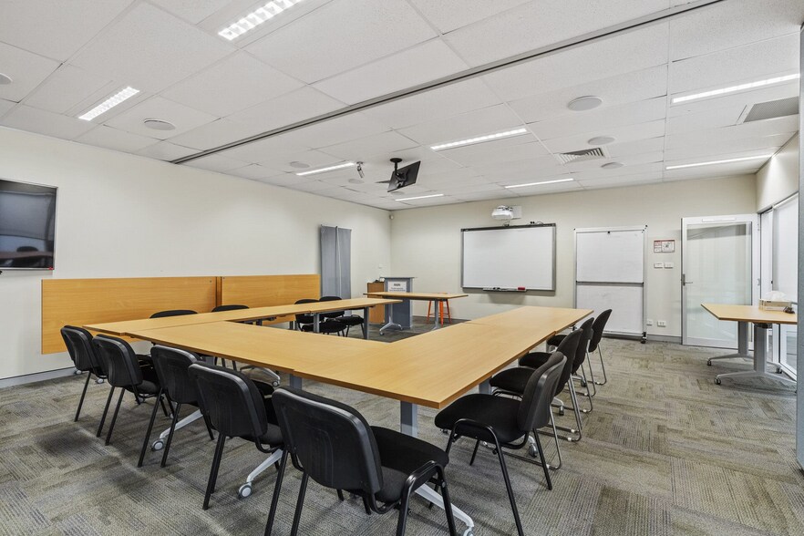 More Photos Of 8-12 Maitland Rd, Islington Office For Lease