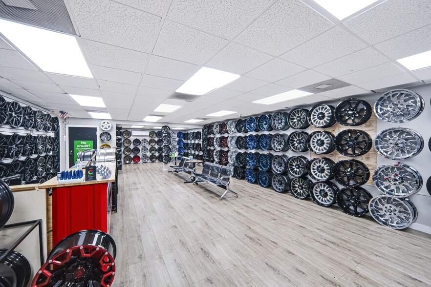 More Photos Of 2422 N Military Trl, West Palm Beach Warehouse For Sale