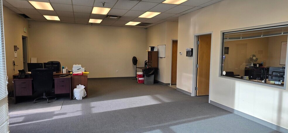 More Photos Of 5111 W 2100 S, West Valley Warehouse For Lease