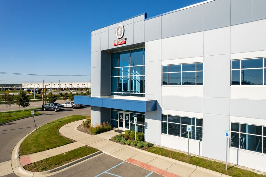 More Photos Of 815 N Opdyke Rd, Auburn Hills Industrial For Sale