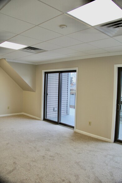More Photos Of 500 Market St, Portsmouth Office For Sale
