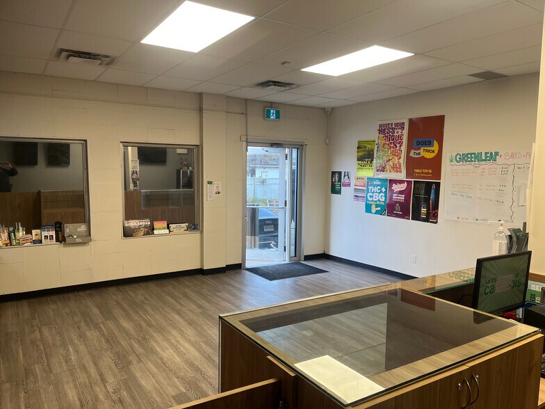 More Photos Of 12046 Fort Rd NW, Edmonton Apartments For Lease