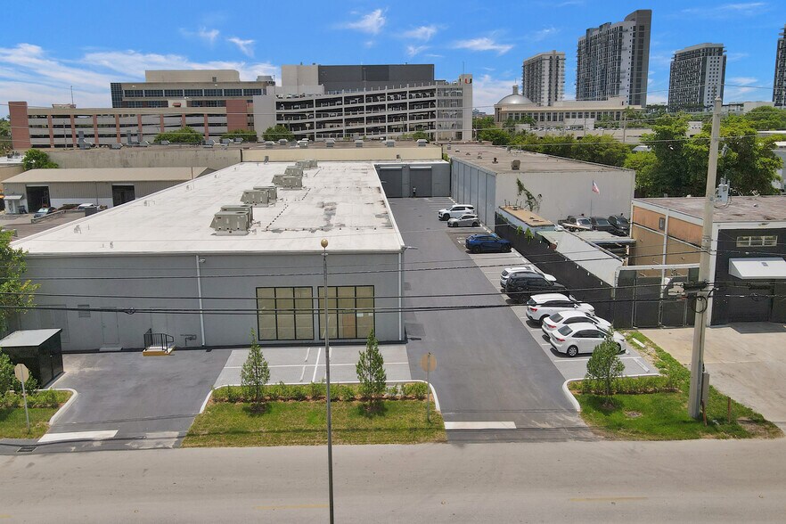 More Photos Of 8368-8388 NW 56th St, Miami Warehouse For Lease