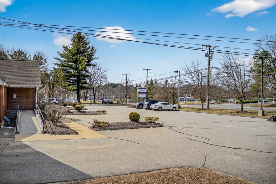 More Photos Of 60-62 Hyde Ave, Vernon Storefront Retail Office For Sale