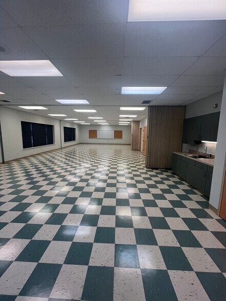 More Photos Of 11 N Fayette St, Mercersburg Flex For Lease
