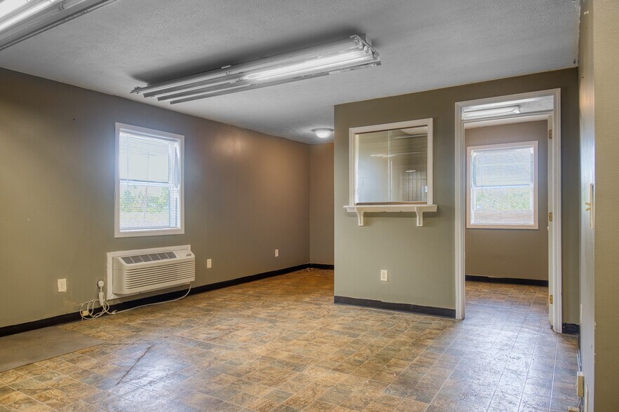 More Photos Of 504 29th St, Parkersburg Warehouse For Lease